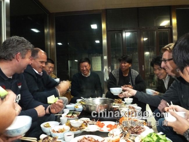 言语不同欢乐同在